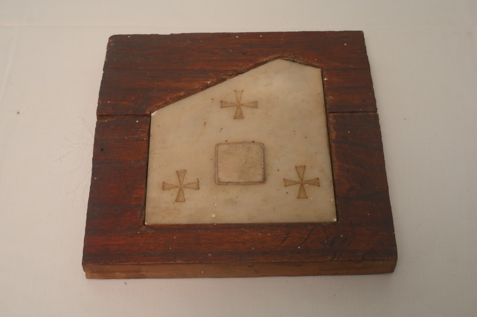 TILES OF RED LODGE (LAL KOTHI)